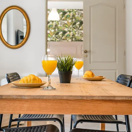The Indy House By Lovelystay Guest house *